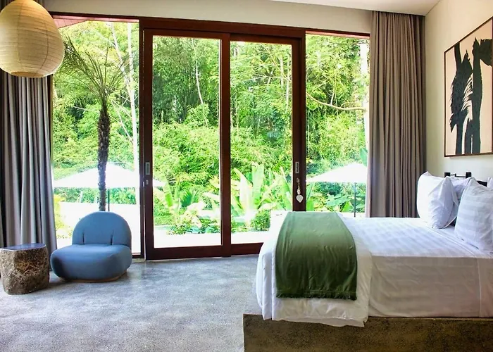 Villa Four Bedroom Luxury Laya *