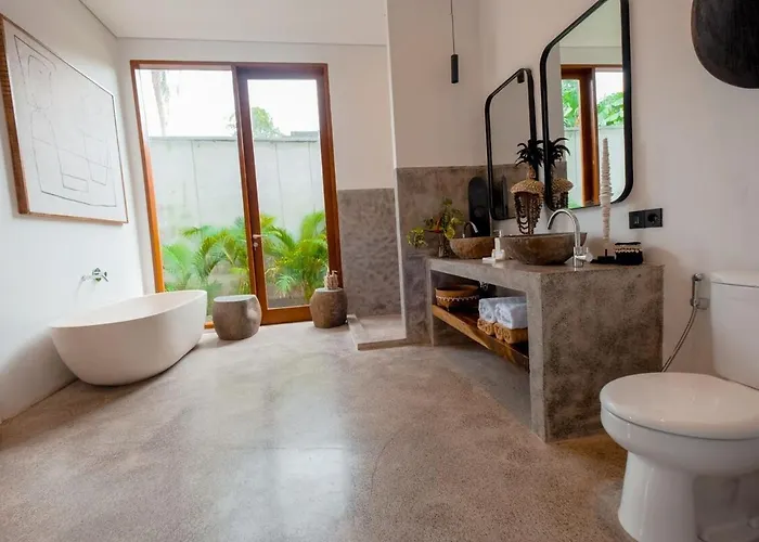 Four Bedroom Luxury Laya Villa Ubud