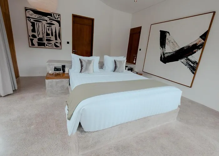 Villa Four Bedroom Luxury Laya *