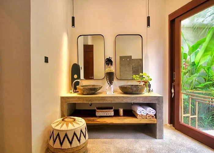 Villa Four Bedroom Luxury Laya Ubud